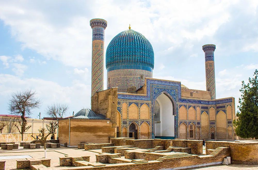 10000元出国旅行欧洲,环球旅行200国需要多少钱