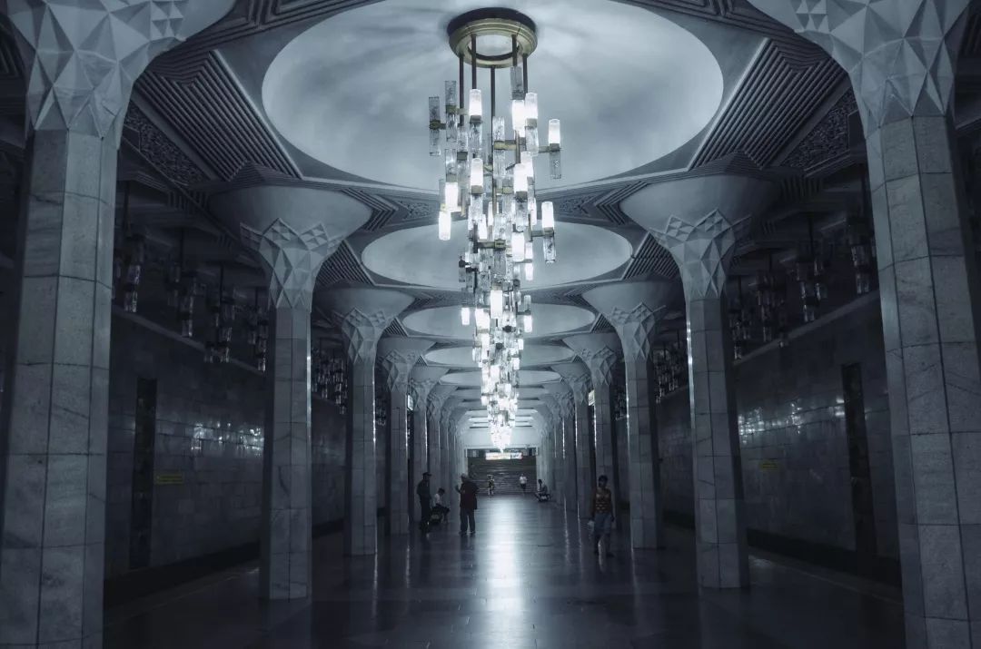 2400的国际往返机票,20美金的电子签证,探秘丝路古国,说走就走