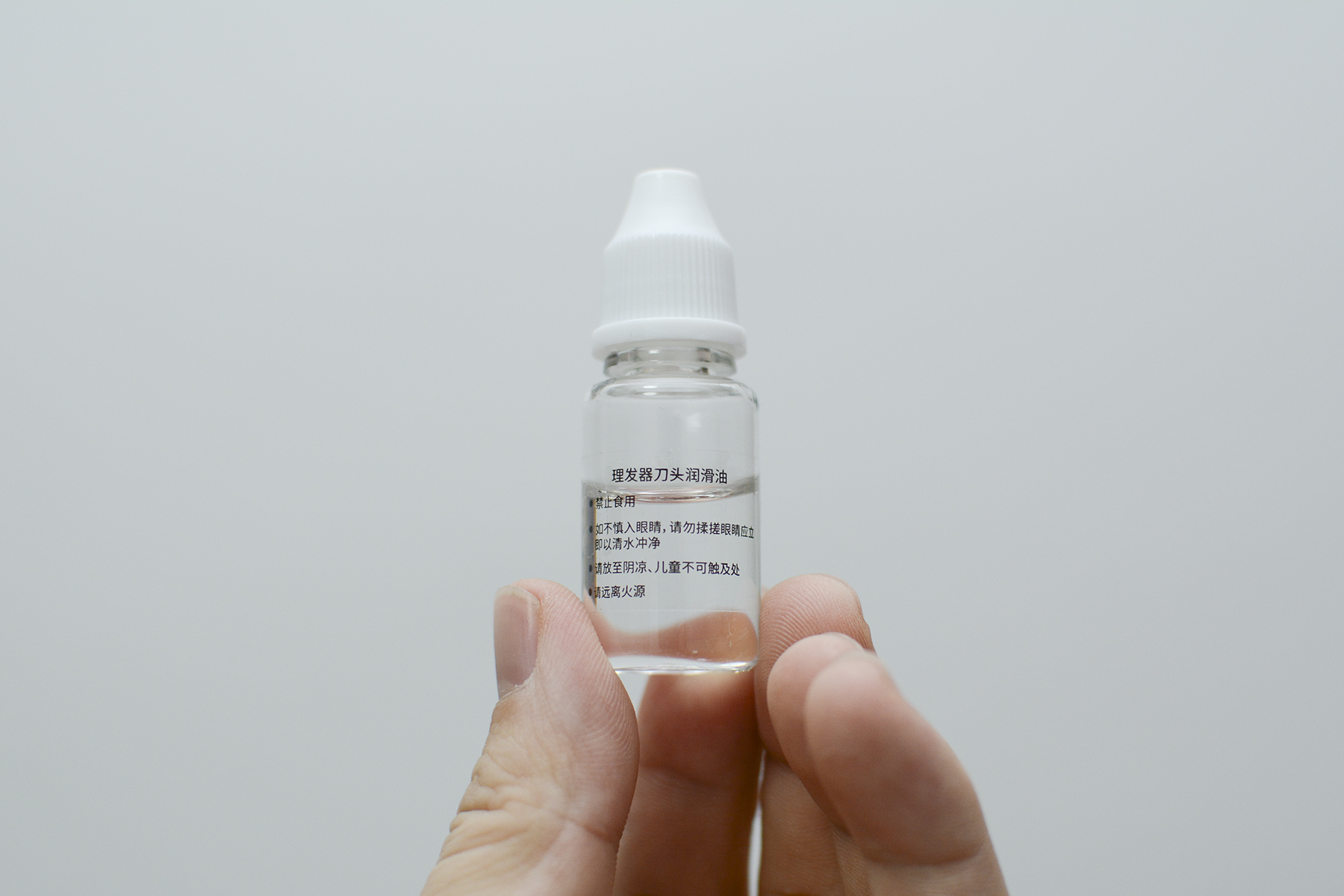 儿童理发器吸发超静音成人可用,须眉电动剃毛器