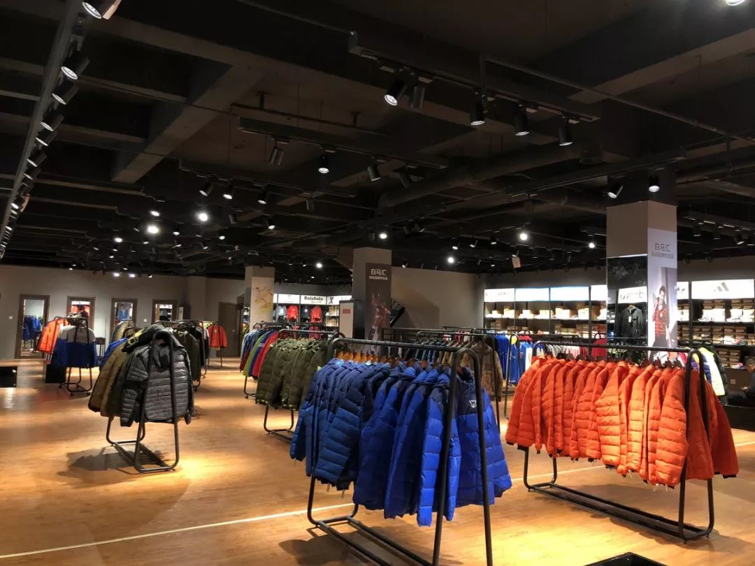 阿迪达斯羽绒服700元能买到真的吗,199阿迪达斯羽绒服