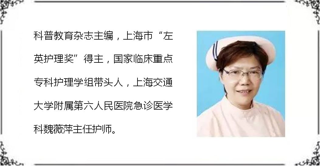 游泳时脚抽筋了怎么办,女人在游泳馆游泳脚抽筋