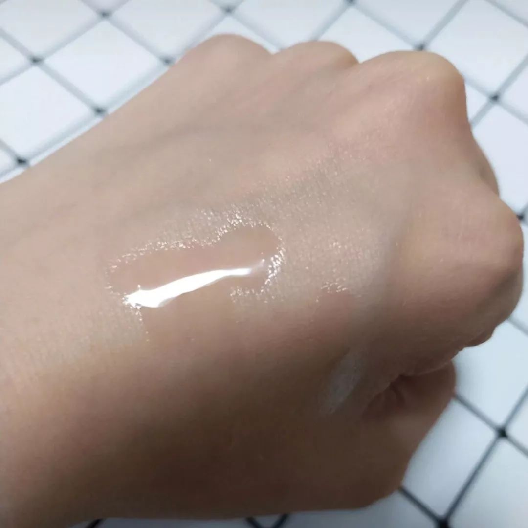 比精华还纯的脸部精油这么用！皮肤紧致还能瘦脸！