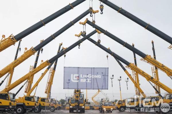 柳工tc800c6吊车,柳工首批tc800c5汽车起重机