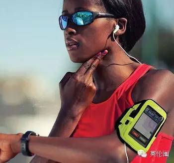 不贴胸垫跑马拉松,跑马拉松不戴胸贴