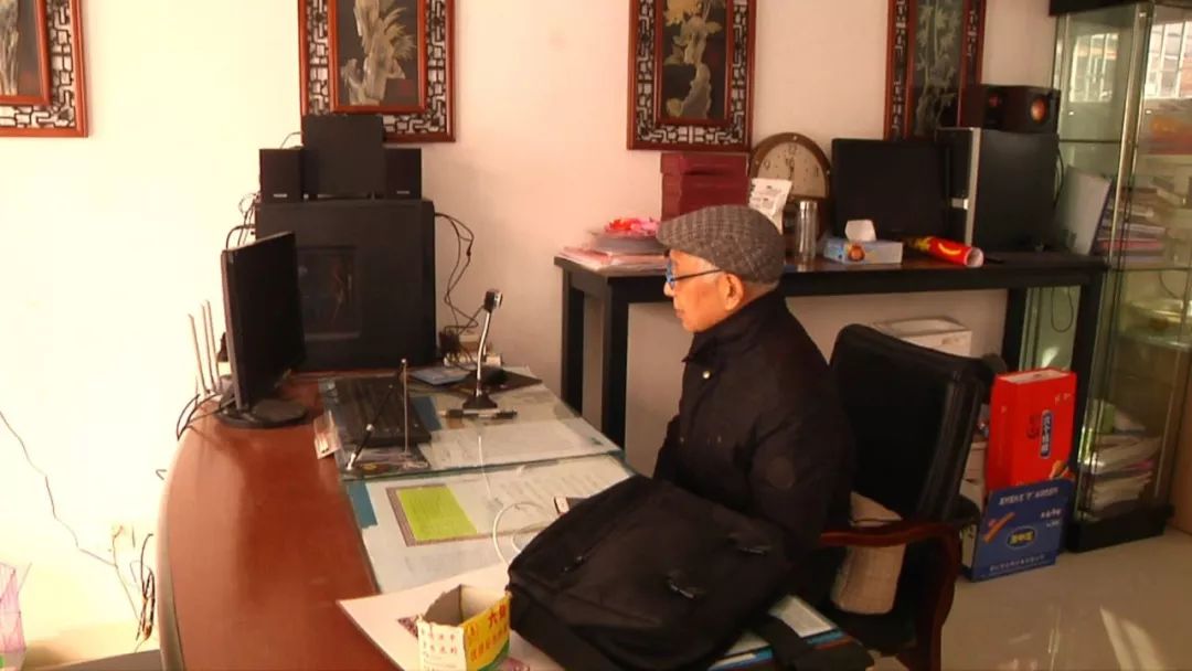 七旬老人竟然是“微信达人”，他的朋友圈很赞……