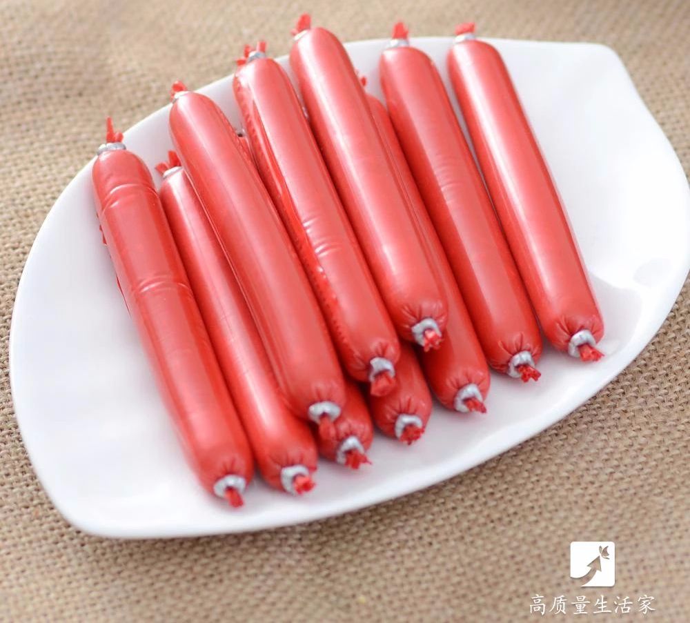 原来火腿肠的金属环下有个“小机关”，轻轻一拉，秒剥