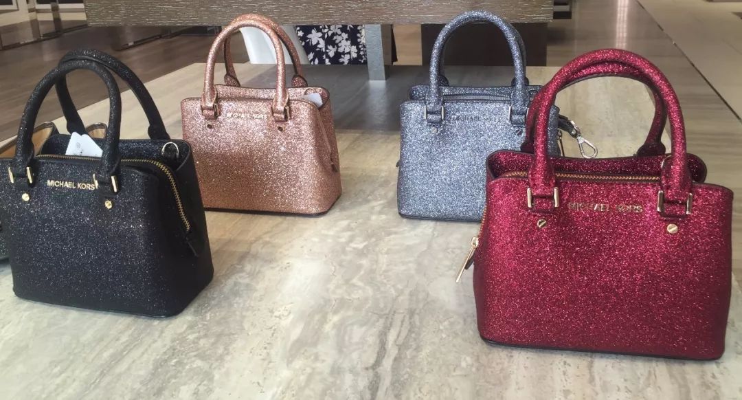 闺蜜出国发朋友圈,闺蜜刚回国晒朋友圈