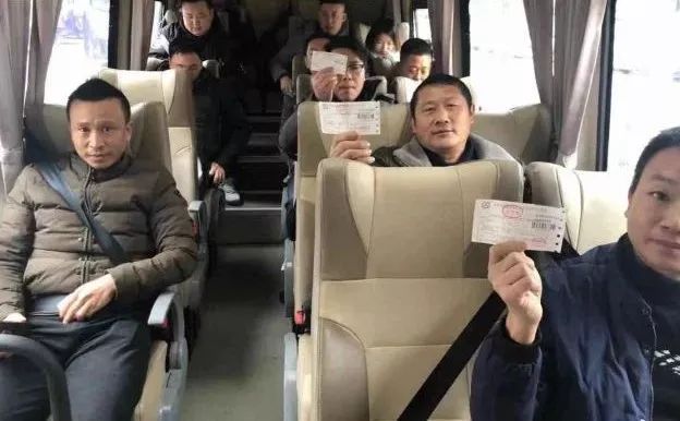 所有人贵阳往返各市州县的定制班车来了，市区就可以乘坐