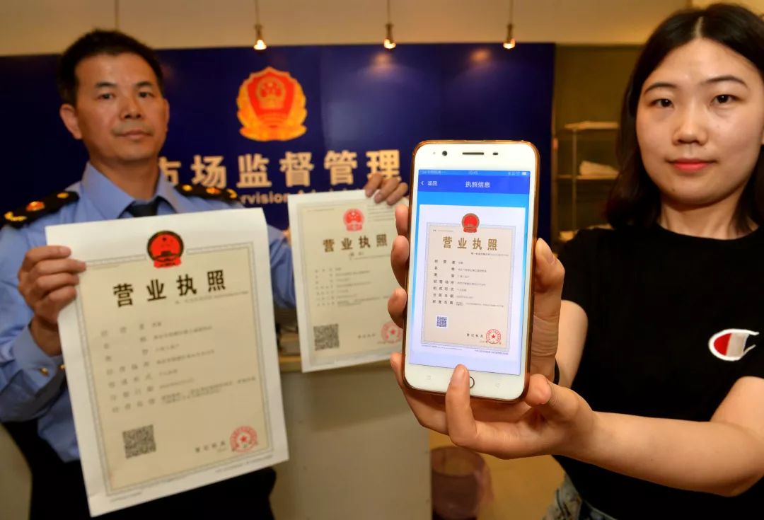 改革开放40周年图片展进行巡展,改革开放40周年南京图片展现场