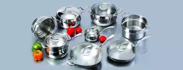 澄海老兄发现妻子没事总爱往这个小区跑，没想到是去干这个……