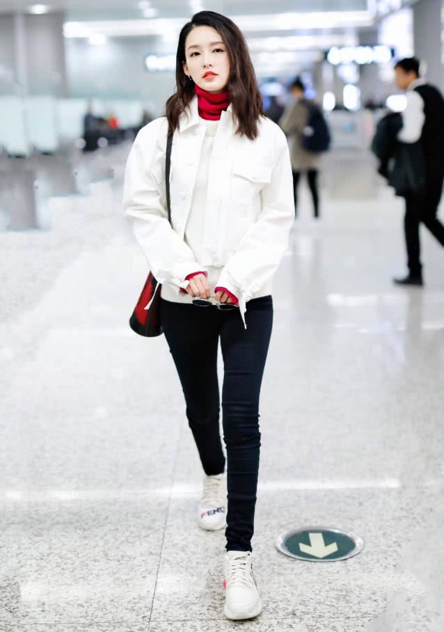 李沁穿衣太潮了,李沁穿搭简约