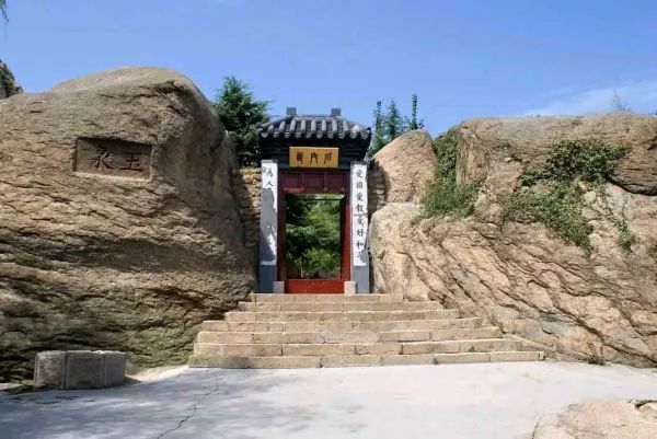 青岛温泉滑雪春节去哪玩,青岛冬季温泉旅游