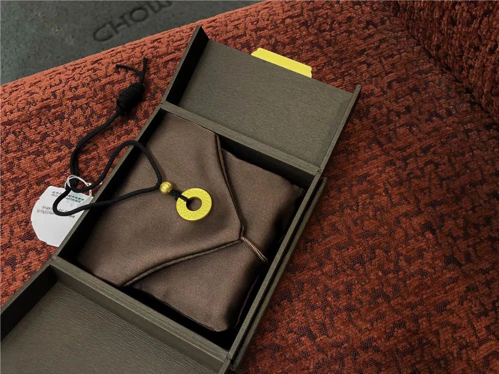 红红火火恍恍惚惚是什么意思,红色辟邪的说法