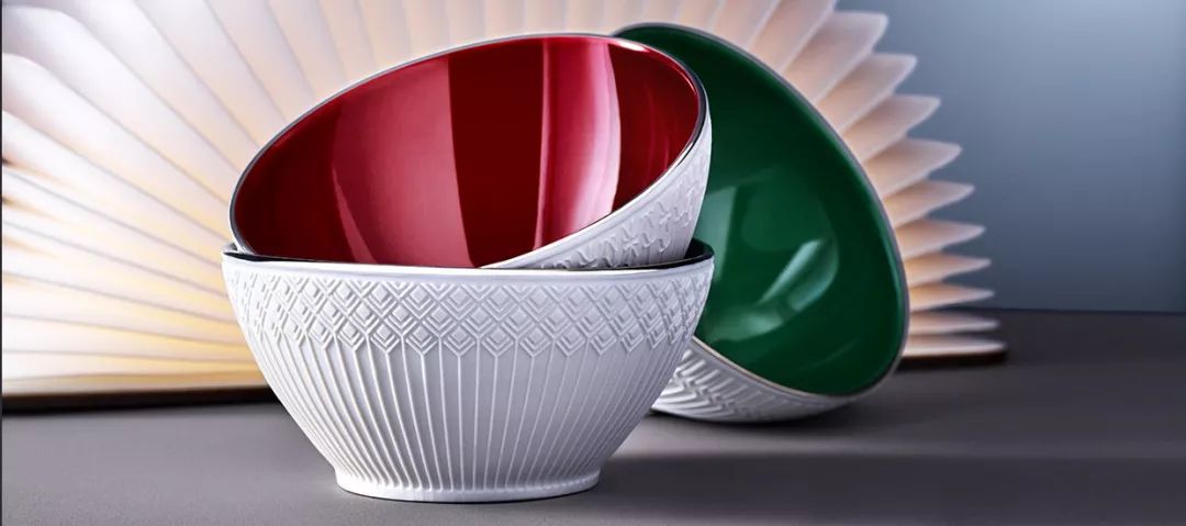 住范思哲酒店,用着CARTIER家居,吃着CHANEL甜品,奢侈品牌:你的玛丽苏生活已被我们承包~