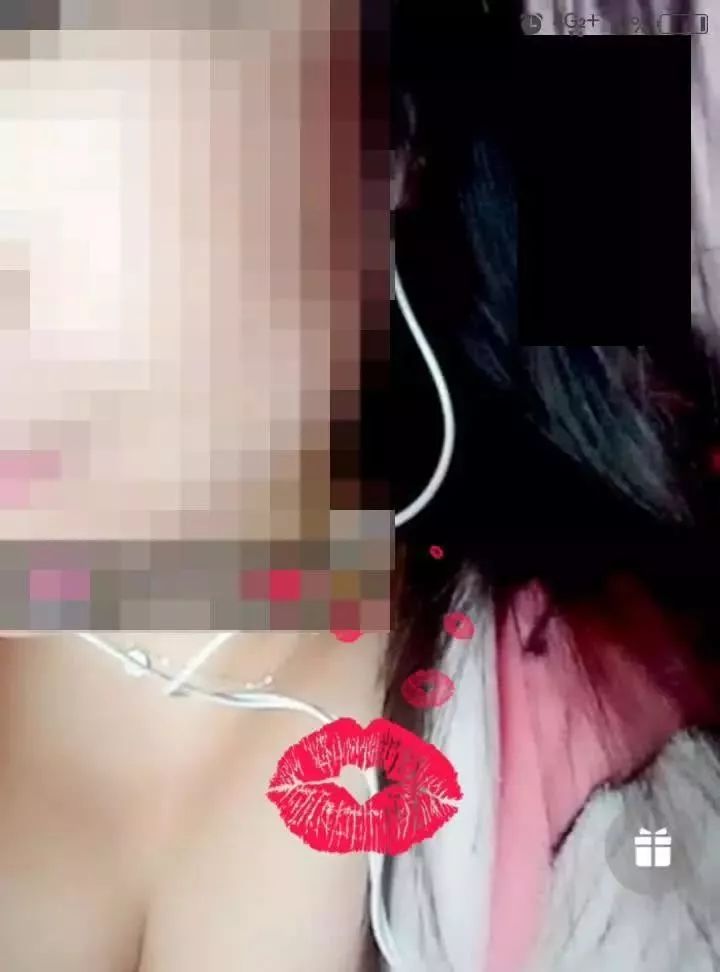 女主播和小男孩直播,女主播带着儿子直播