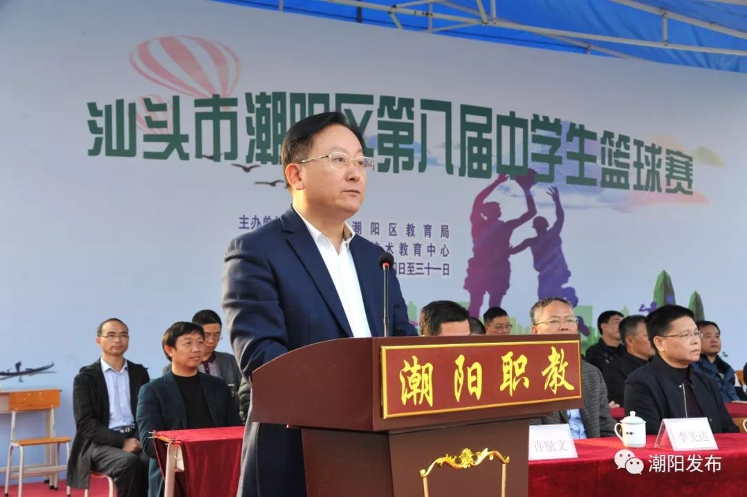 这一届校园篮球赛格外火爆,全国中学生篮球总决赛逆转