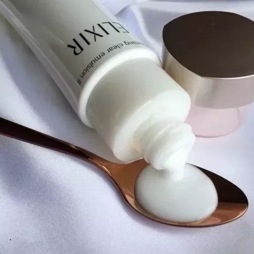 日本本土资生堂怡丽丝尔水乳测评,日本资生堂怡丽丝尔值得卖么