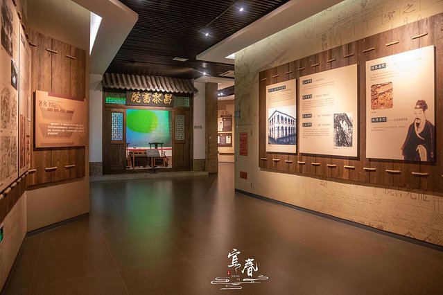 明月处处有，唯有宜春月最明