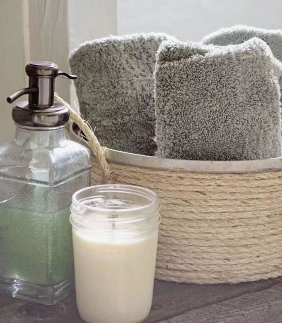 白色羽绒服脏了怎么洗干净,羽绒服脏了怎么洗干净小妙招