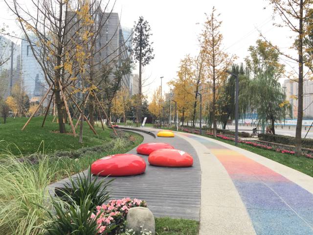 空中连廊、街角绿地、活力乐园……成都高新串起269公里风景线