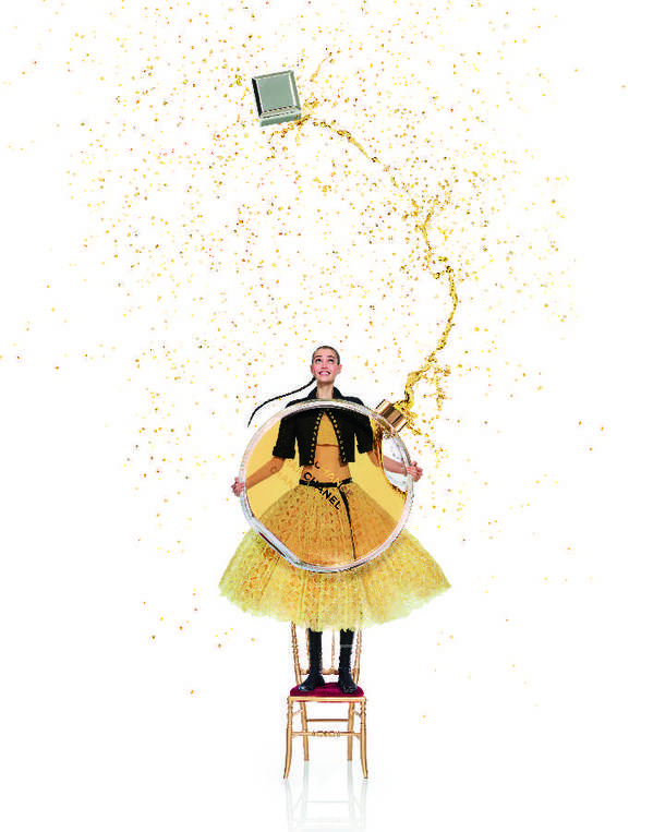 香奈儿,Chanel赋予邂逅柔情香水全新的嗅觉诠释，呈献全新邂逅香水系列广告大片