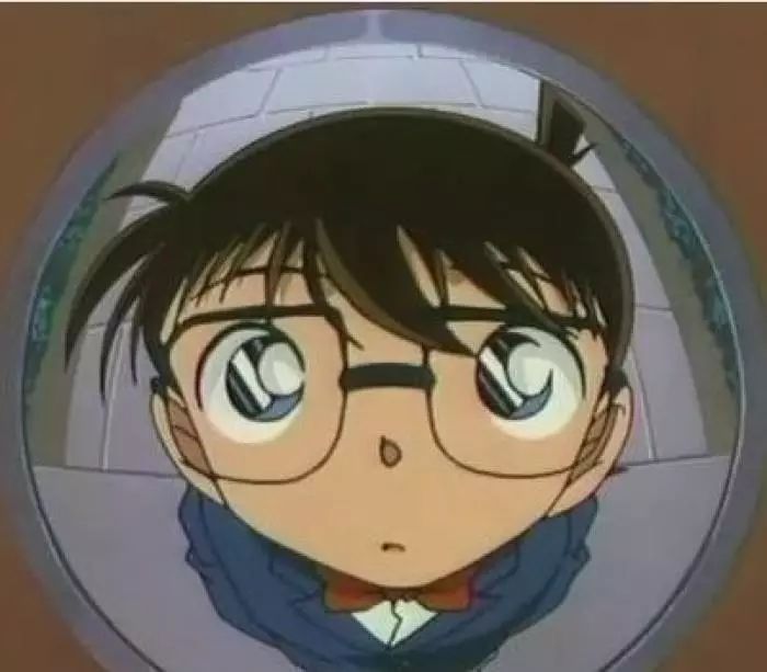 大妈顶门唱“喜歌”，天津网友觉得瘆的慌，还有人差点没打起来