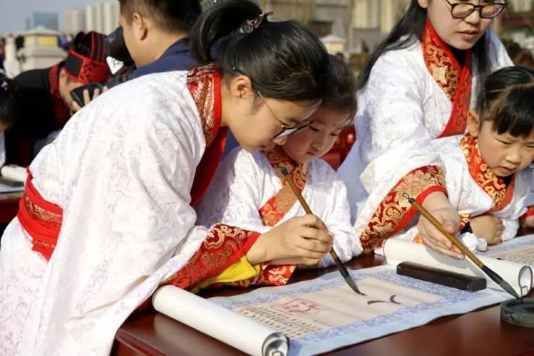 开笔礼｜家有萌娃的家长们，华商报小记者寒假活动专属邀请函，请查收！