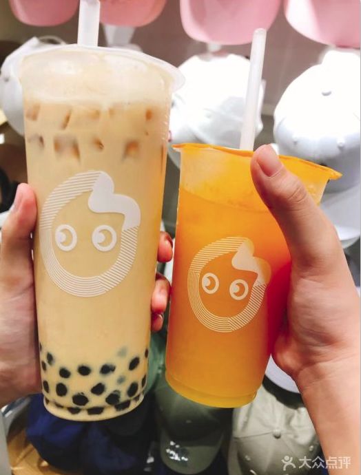 冷得不敢喝坝坝茶，只想捧一杯热奶茶在手心里！