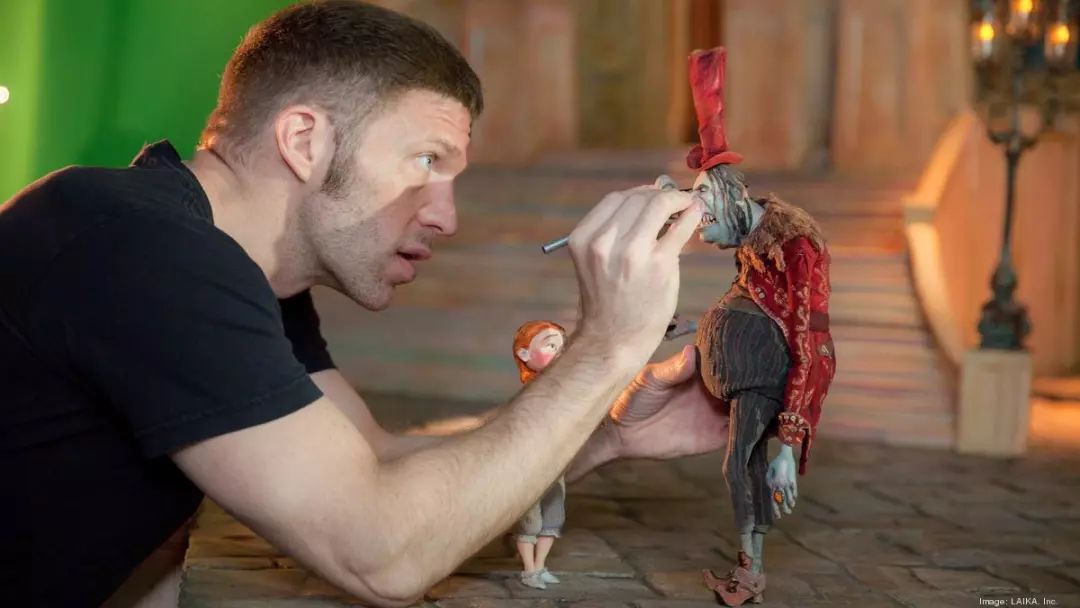 拍不好《大黄蜂》就回家继承2000亿家产！“美国王思聪”的逆天人生，比电影更精彩……