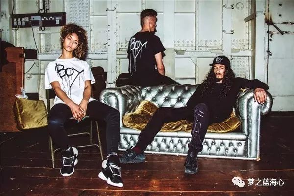 90%以上的人对boylondon“英版“和”韩版”傻傻分不清？尘埃落定，以后潮牌”伦敦男孩“只能买到这一种了BY梦之蓝海心