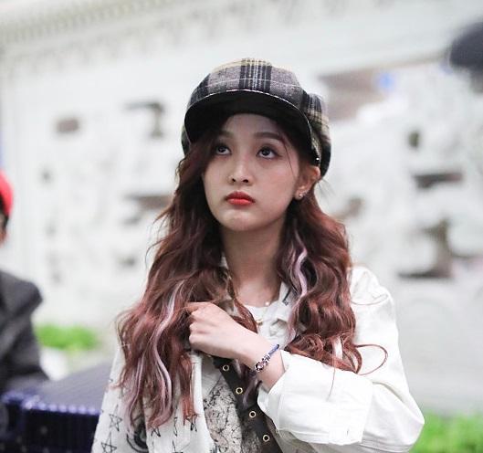 吴宣仪直发发型,吴宣仪烫发