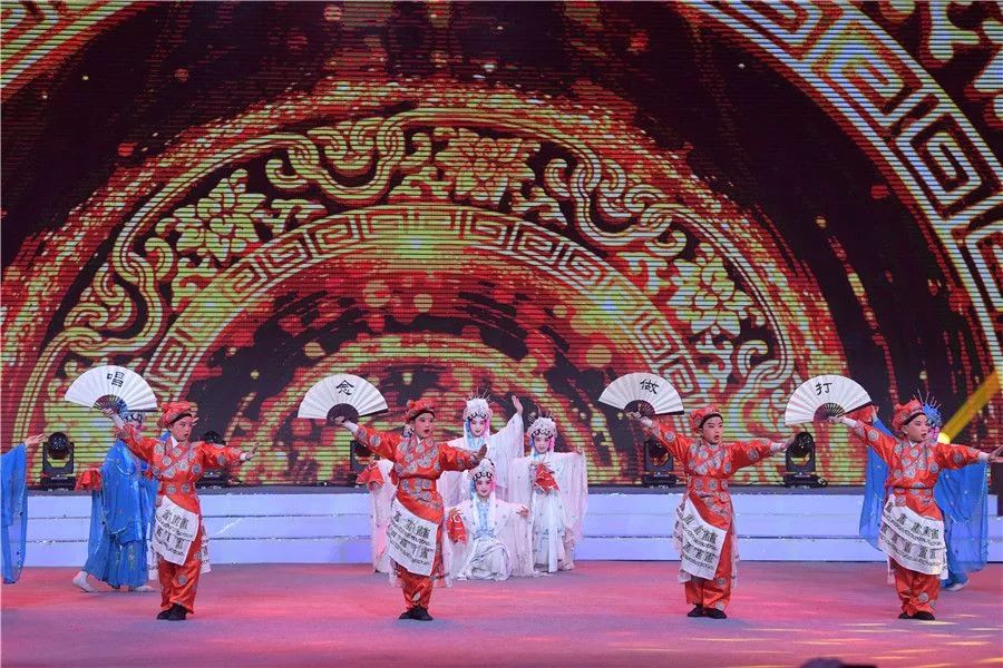 《唱响九州百戏盛典》“有戏安徽”2019全国戏迷春节联欢晚会精彩上演