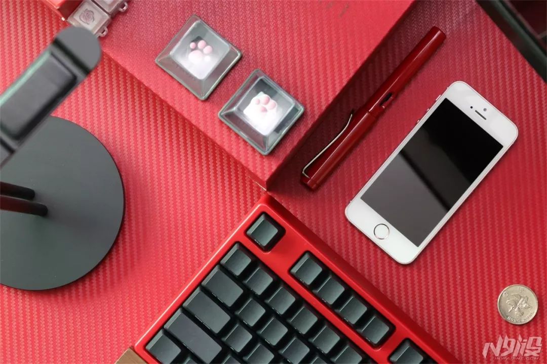 一千以内外设三件套,一千左右的全套外设