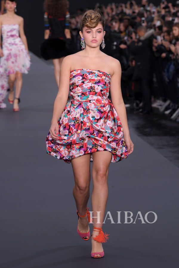 打败艾玛、寡姐成为“全球最美面孔”！法国模特ThylaneBlondeau究竟有多美？