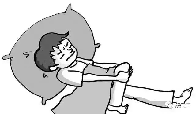 专家现场传授治疗膝盖疼的动作,骨科医生讲解膝盖疼痛