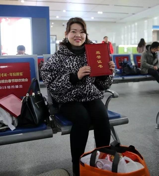 嘉兴本地过年走亲戚送什么礼物,从浙江嘉兴回来带什么礼物