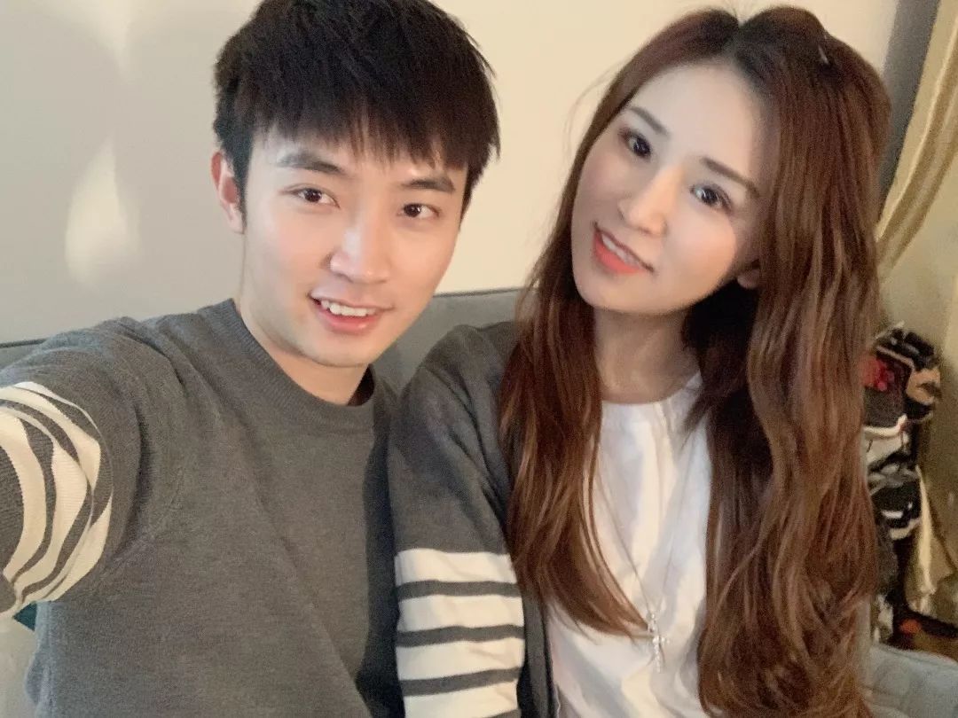 我和男朋友的服装对比,与闺蜜男朋友穿情侣装