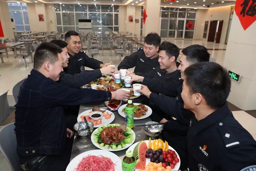 济南大明湖相亲相爱一家人,相亲相爱一家人济南