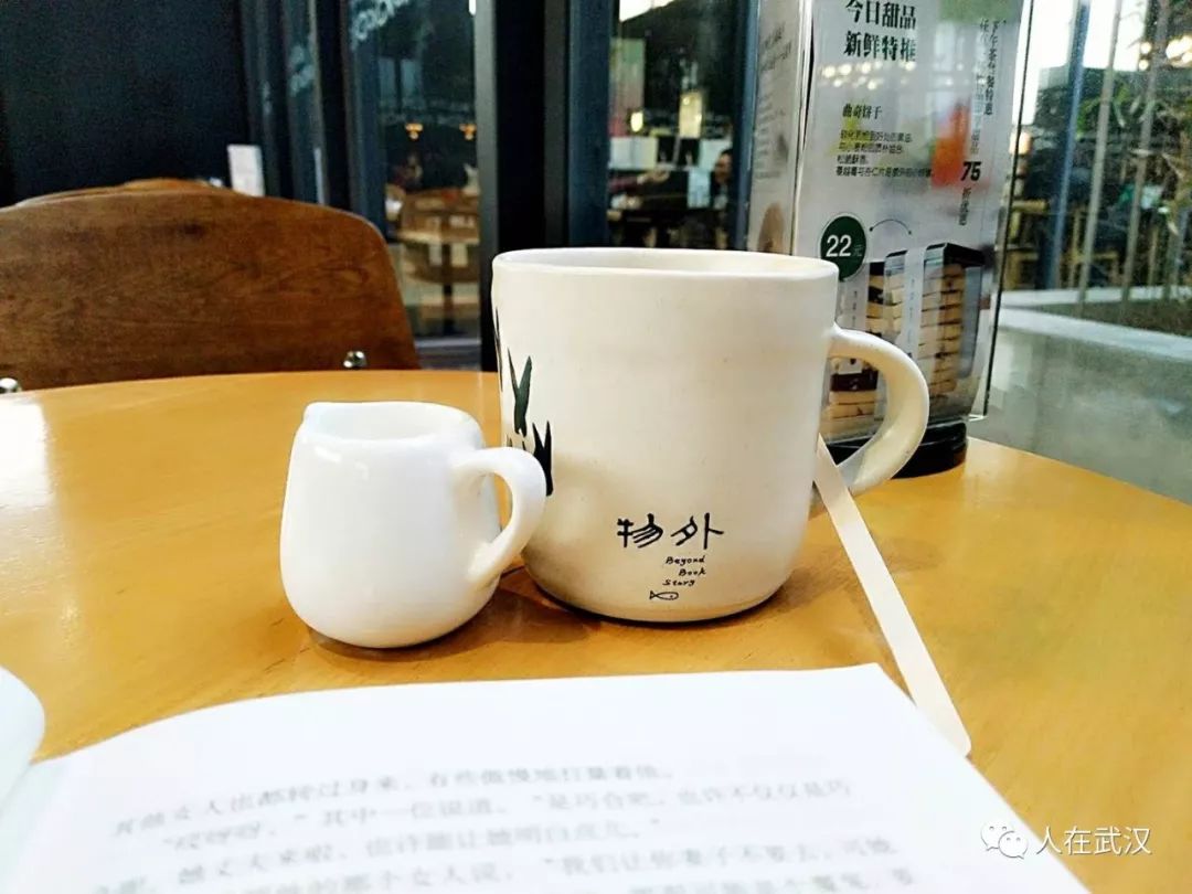 在汉阳人信汇遇见“最美书店”，一起伴着书香迎新年吧！