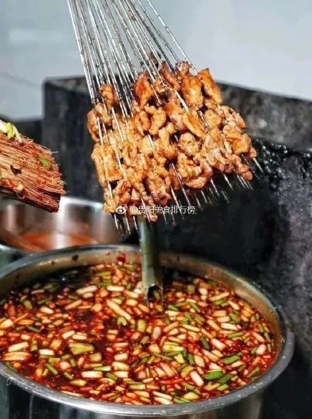 贵阳不光折耳根还有很多美食,贵阳美食里有特色米饭