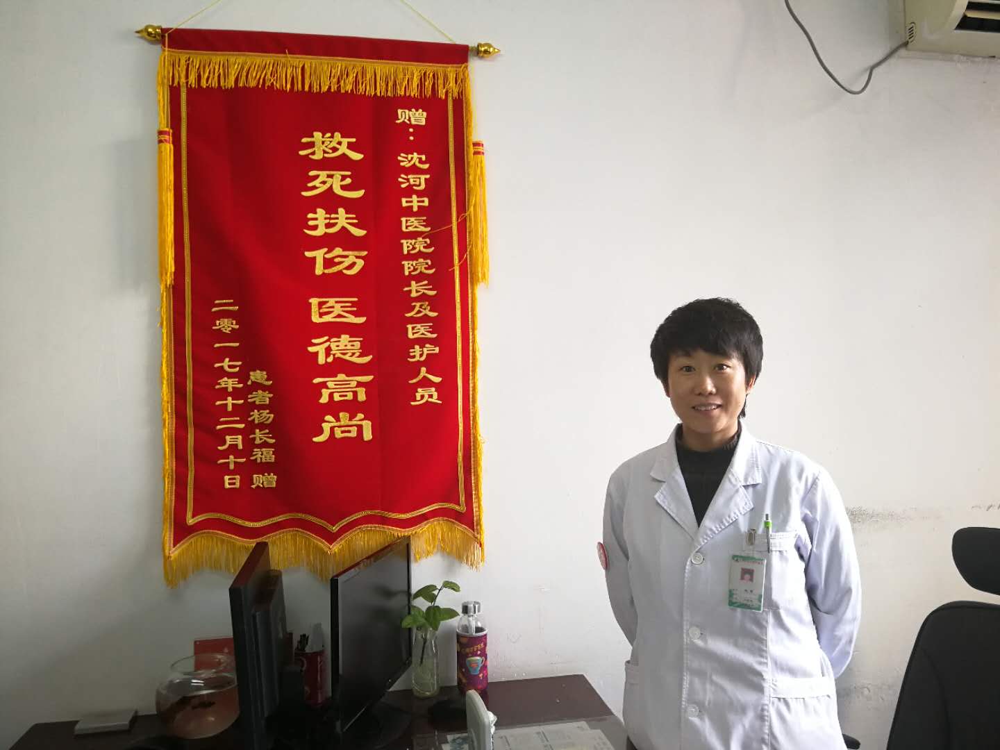 医护人员奉献精神,医护人员奉献的事迹