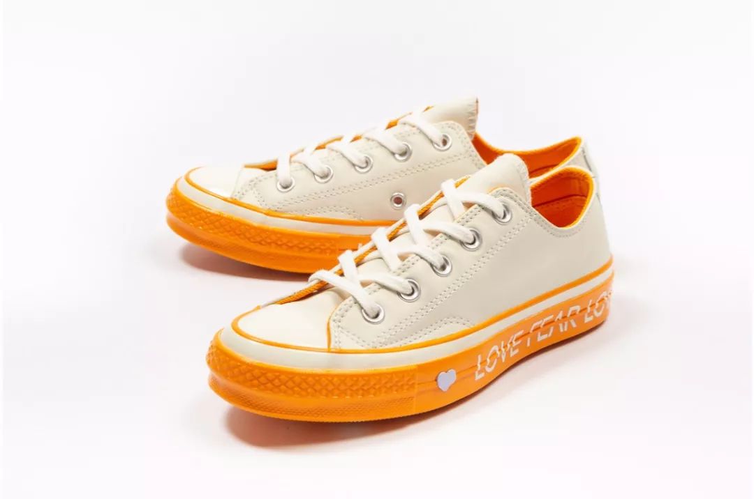 朱正廷和易烊千玺的关系,易烊千玺同款新春限定