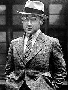 二战胜利时的经典之吻照片,二战经典照片男主角去世