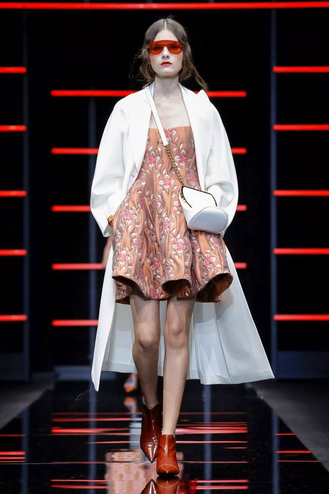 看完这场EmporioArmani，我终于感受到自由女性的魅力