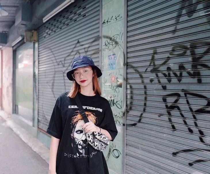 泰国网红眼镜妹,泰国最近很火的眼镜妹