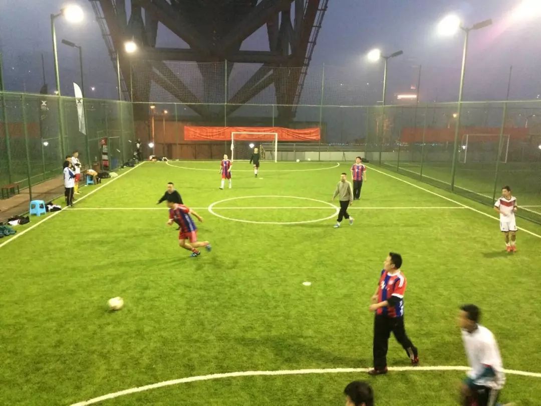 足球场青海,青海足球场修建时间多久