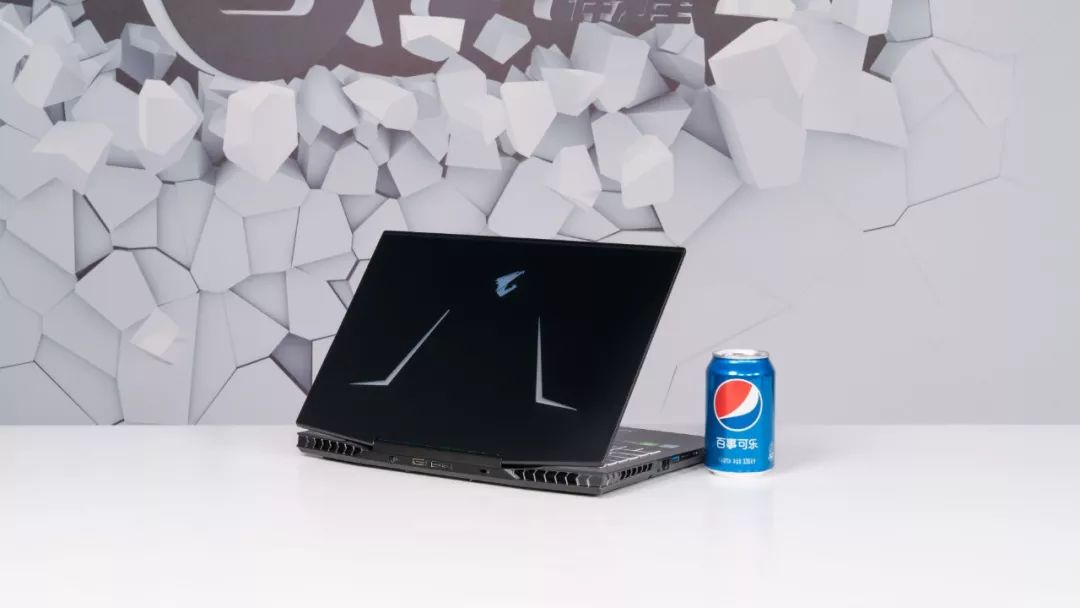 良心的中端游戏本,聊聊最近很火的两款游戏本