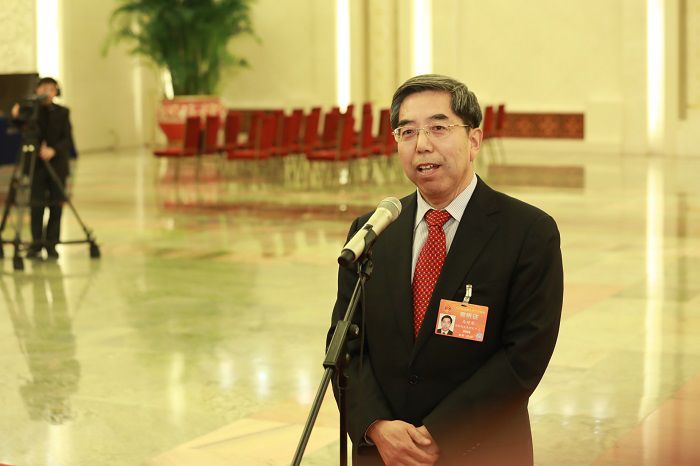 【聚焦*会两**】怎么缓解看病难、如何振兴中国足球？7位部长这样回应