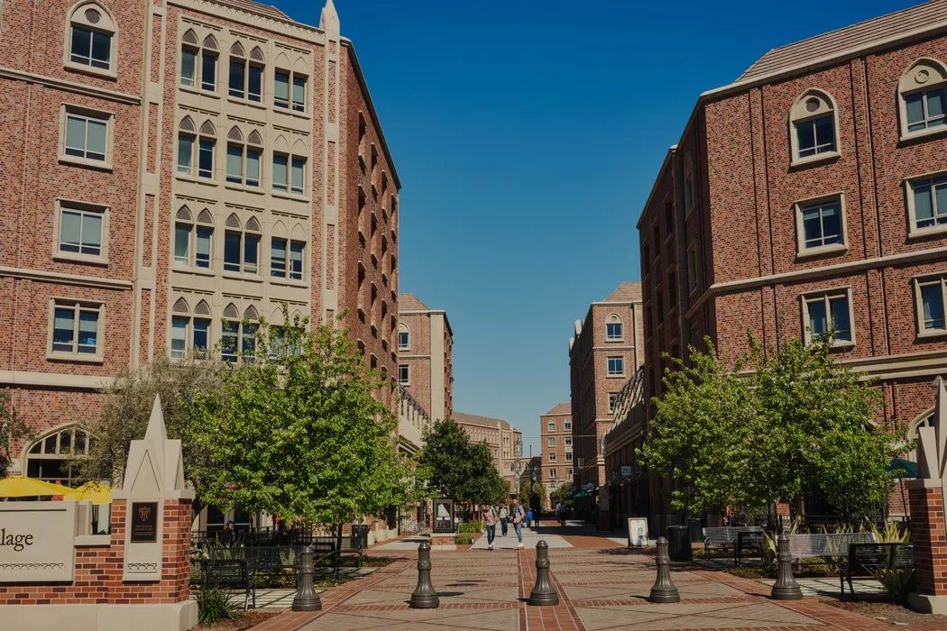 伪造体育生身份进常春藤?今天美国人的朋友圈被这件事刷爆