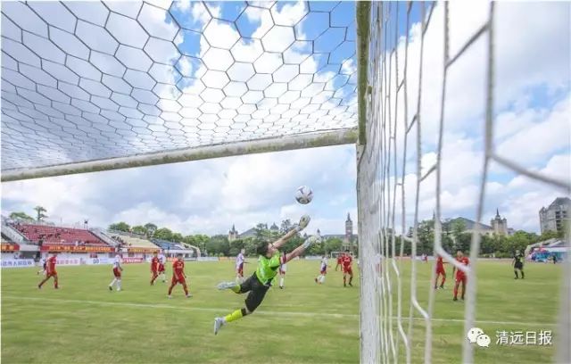 广东清远恒大足校,恒大足球小镇多少亩